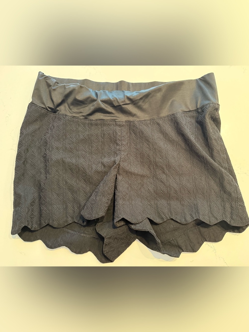 LOFT Black Scalloped Hem Women's Shorts